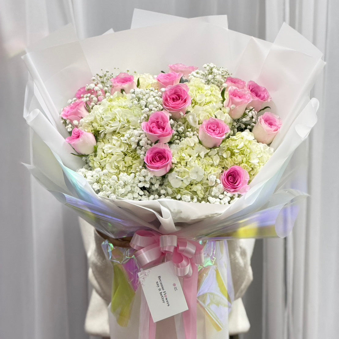 ช่อดอกไม้ 'Love in Bloom' Bouquet