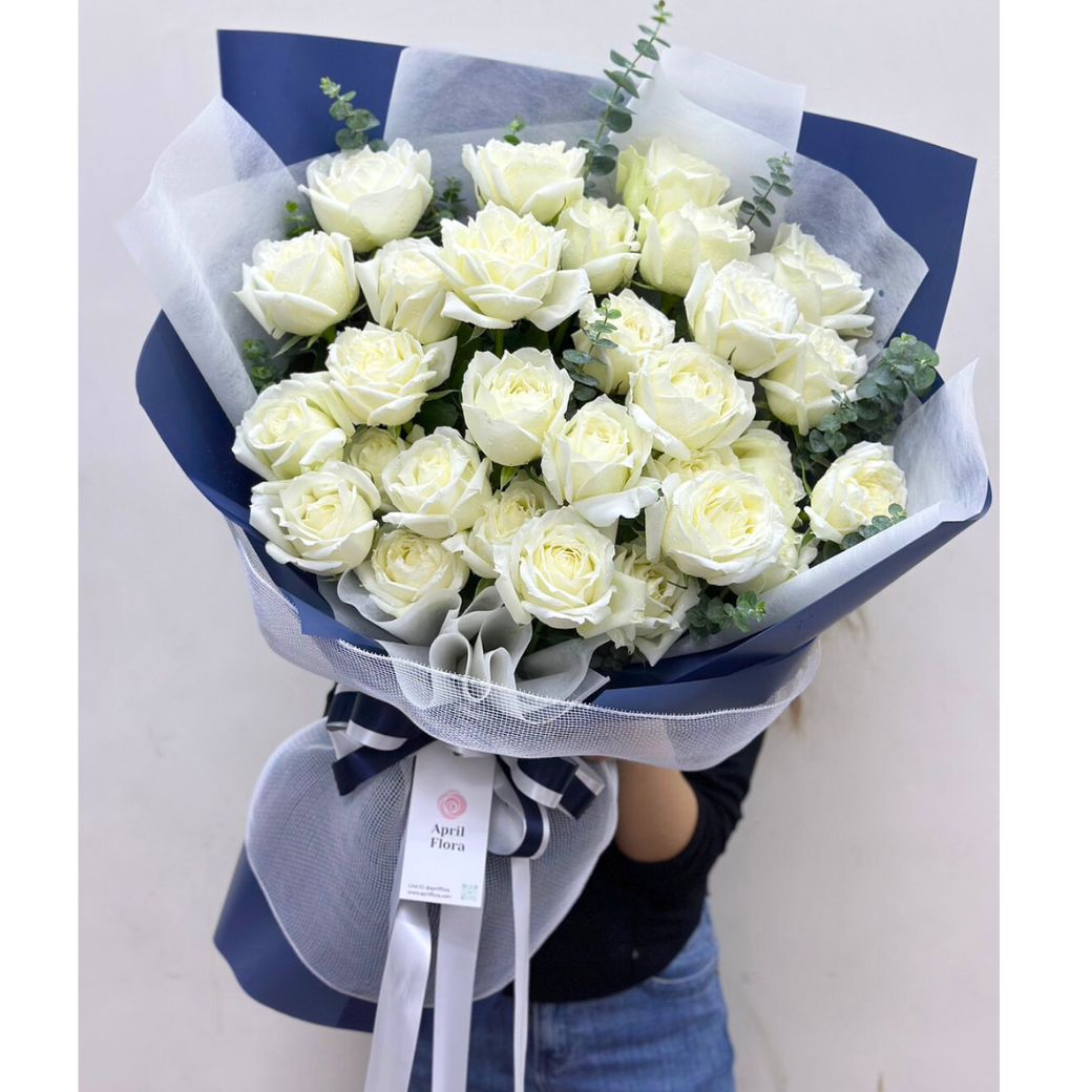 "The Rose" Bouquet Of 30 White Roses