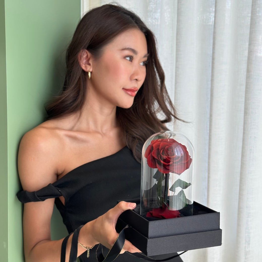 "Forever Love" Red Preserved Rose (H 22cm x W 15cm) รักนิรันดร์ - Valentine's Collection