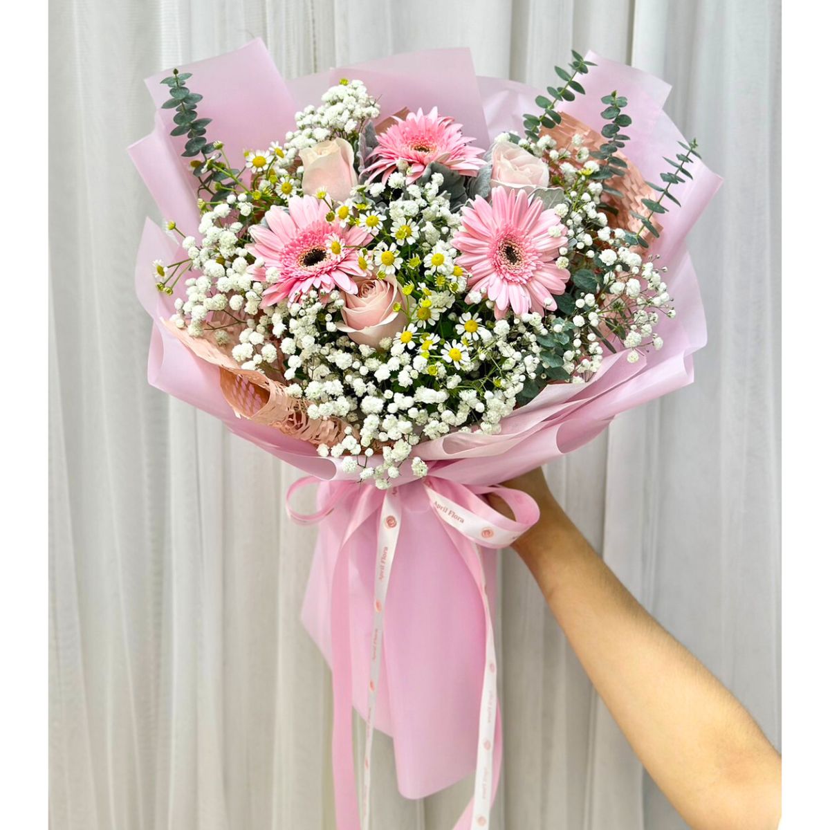 ช่อดอกไม้ "Gentle Blush"