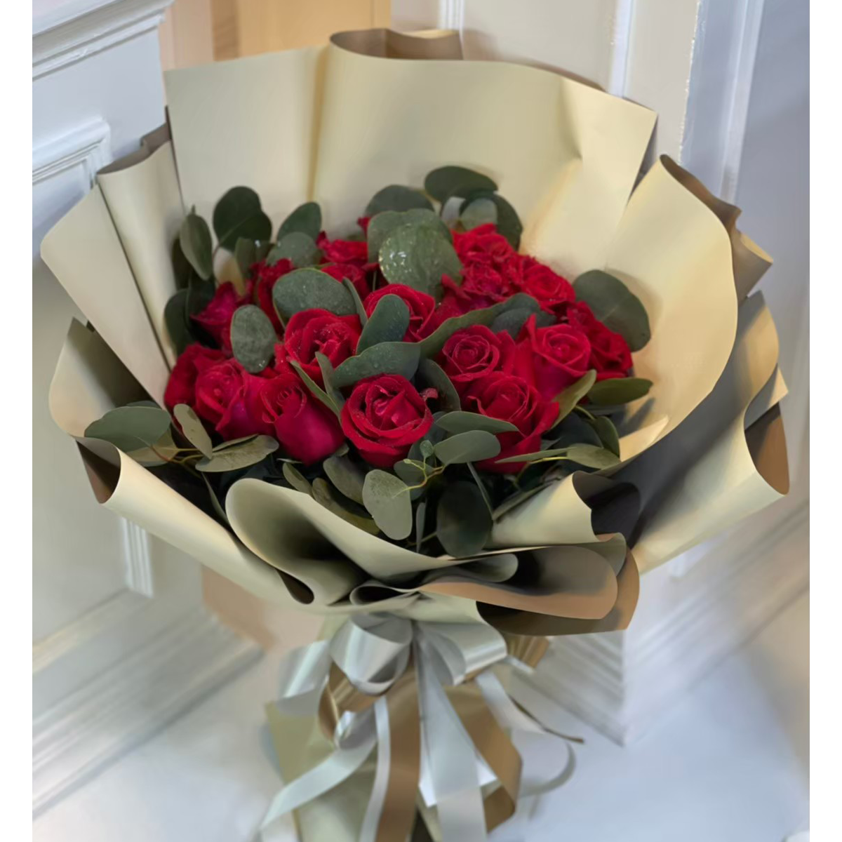 "Romantic Love" 10 Red Roses Bouquet